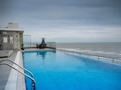 Infinity pool